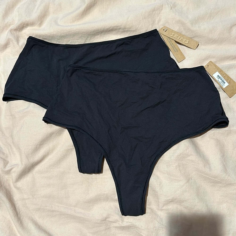 SKIMS FITS EVERYBODY HIGH WAIST THONGS